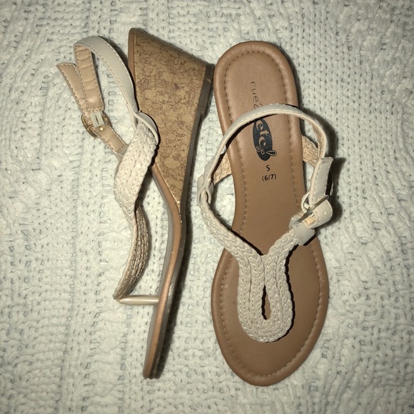 Etcetera Shoes Mini Wedge Sandals Poshmark
